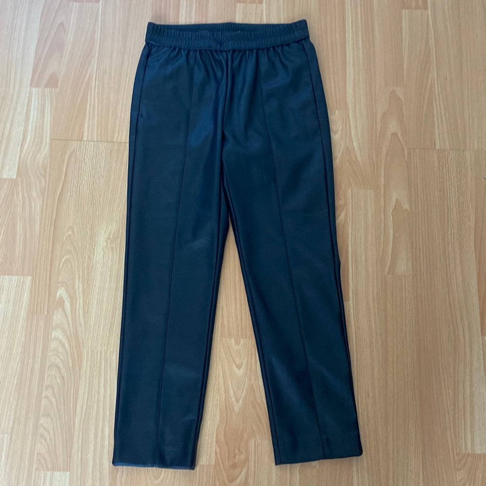 Black leather cropped pants